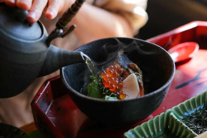 「千年鮭きっかわ 井筒屋」のシメのお茶漬け