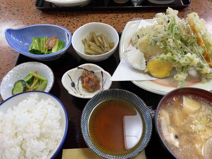 山古志ごっつぉ! 多菜田の山菜をふんだんに使った定食メニュー