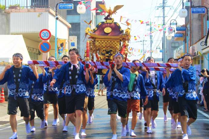 よいら〜いき祭りの様子