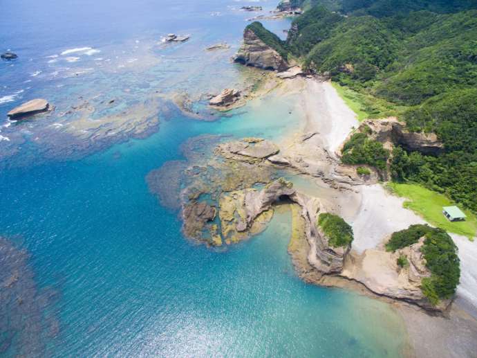 ～～海岸を上空から見た写真