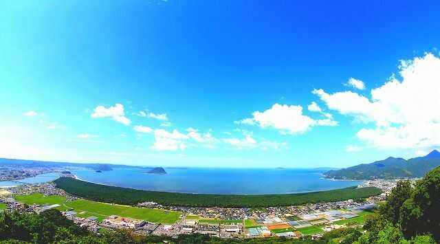 唐津市にある鏡山からの眺望