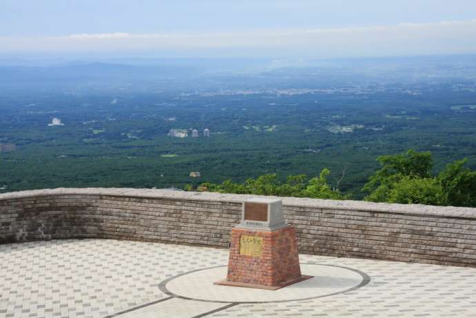 那須高原展望台（恋人の聖地）の記念碑