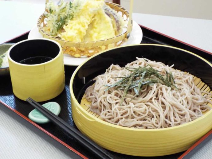 吹上高原キャンプ場内のレストラン鳴子の風で食べられる「鬼そば」