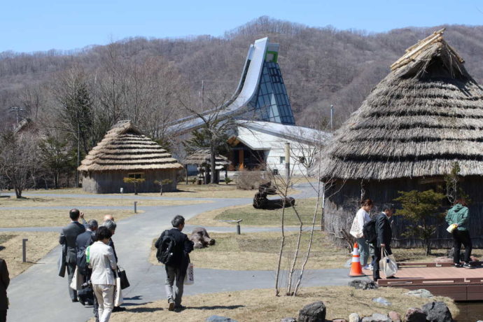 平取町立二風谷アイヌ文化博物館と二風谷コタン