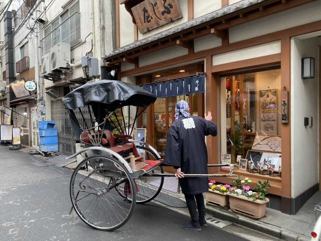 アジア地域のオンラインツアーを企画するにこまるツアーの浅草・人力車ツアー