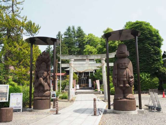 報徳二宮神社の尊徳来福像