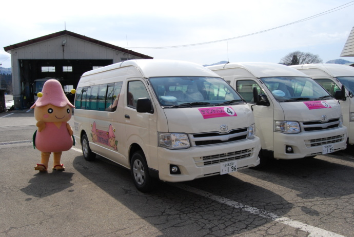 福島県西会津町のデマンドバスこゆりちゃん号