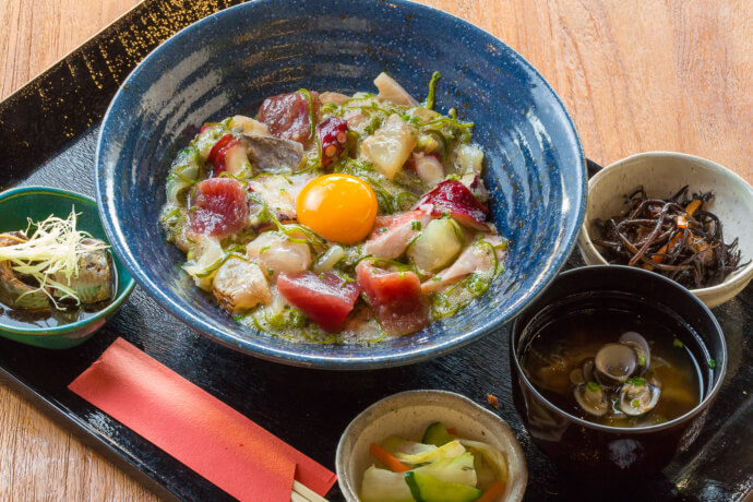 堂ヶ島食堂の「俺のぶっかけ丼」