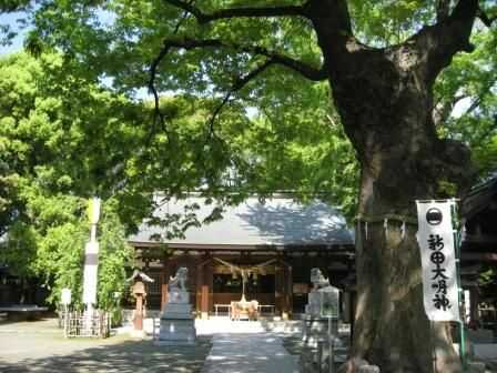 新田神社の境内の風景