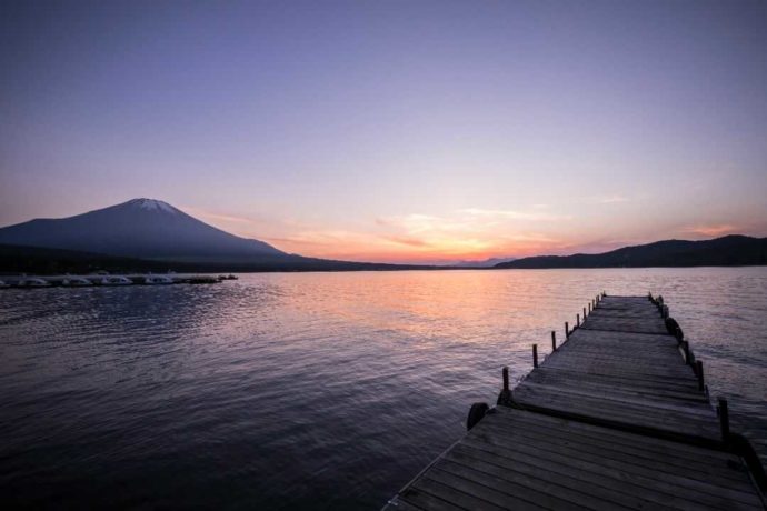 小田急山中湖フォレストコテージの桟橋から見る富士山