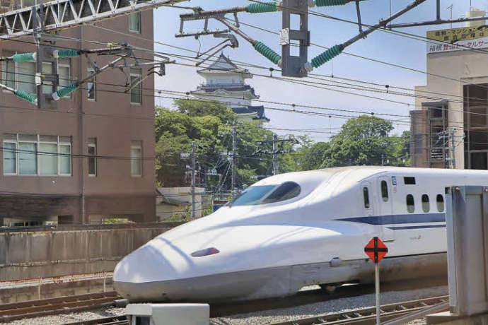 東海道新幹線と小田原城