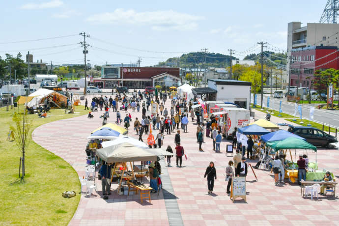 男鹿駅の駅前の様子