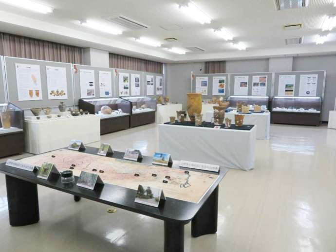 「奥州市埋蔵文化財調査センター」の企画展「仙北街道クロニクル」の様子（2021年）