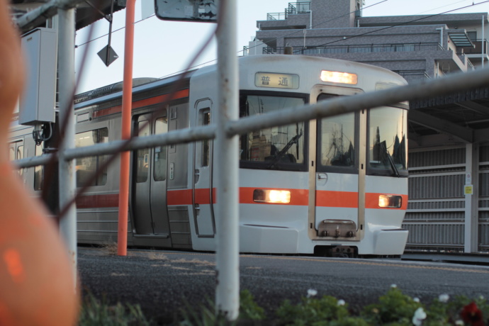 神奈川県大井町のJR御殿場線の車両写真