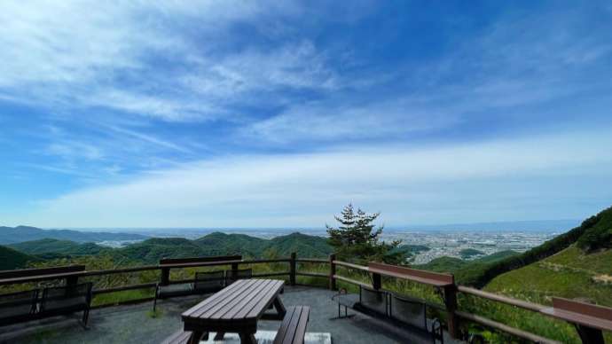 大岩山毘沙門天の天空西公園