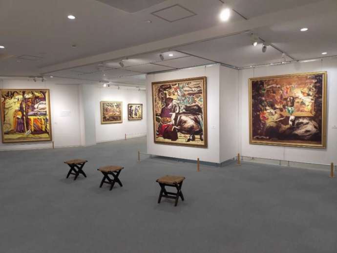 岡谷美術考古館の髙橋靖夫回顧展