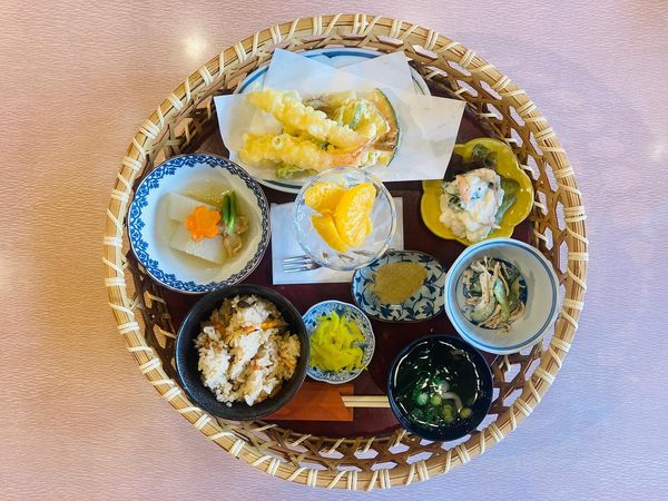 季節の旬の懐石風弁当（日替り）