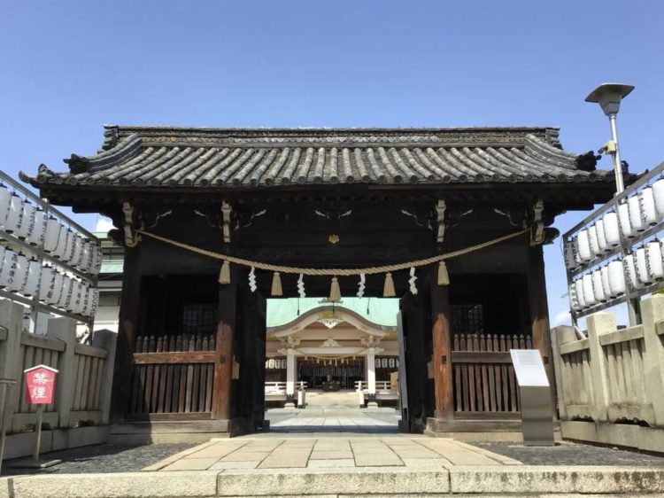 岡山県岡山市の岡山神社随神門