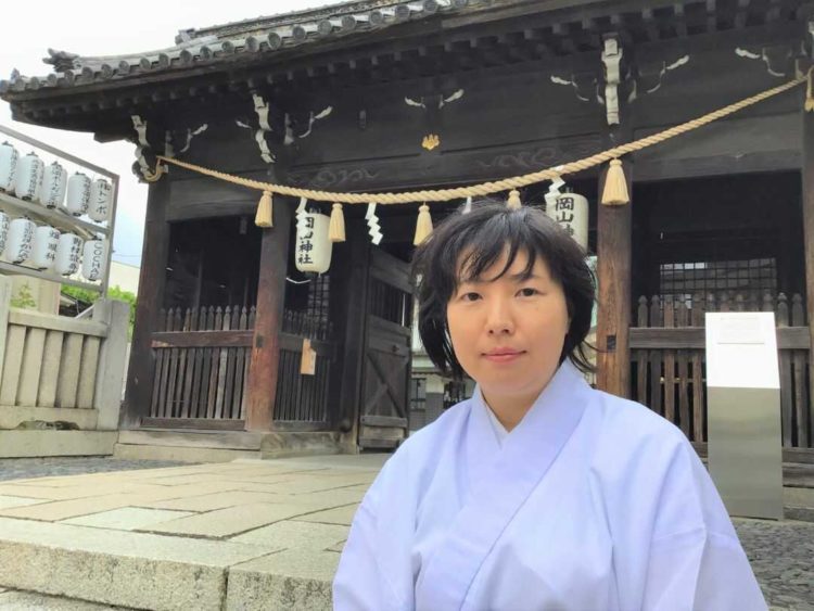 岡山県岡山市の岡山神社で禰宜をお務めになる久山桃代さん