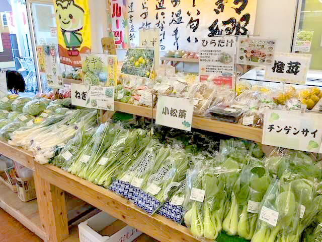 福岡県豊前市にある「道の駅豊前おこしかけ」の物産館の様子