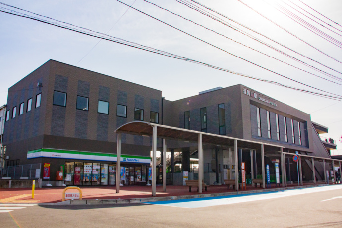 遠賀町にある遠賀川駅の外観