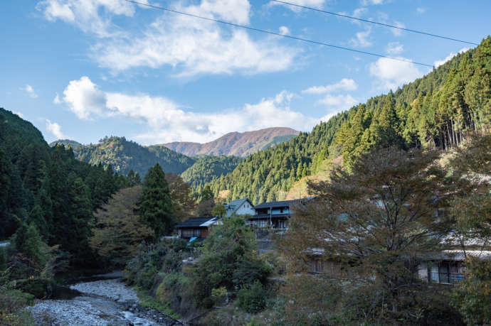 「舟伏の里へ おんせぇよぉ～」のある岐阜県山県市の旧北山小学校の周辺の様子