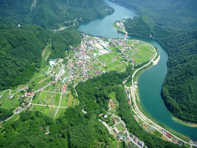 長野県王滝村を上空から見た写真