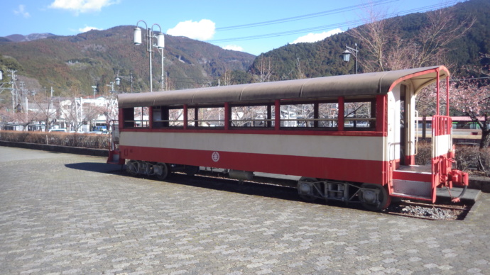 道の駅「奥大井音戯の郷」にあるトロッコ列車のフォトスポット