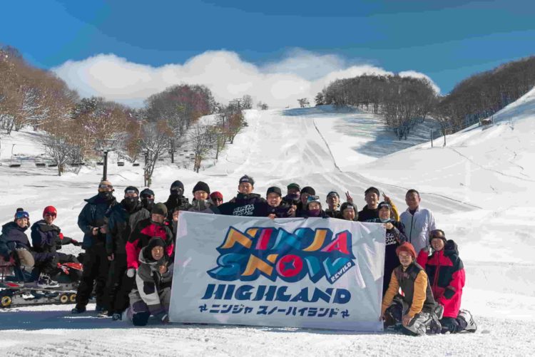 長野県須坂市にあるリワイルド ニンジャ スノーハイランド利用者の集合写真