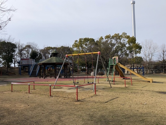 瀬戸大橋記念公園内の遊具