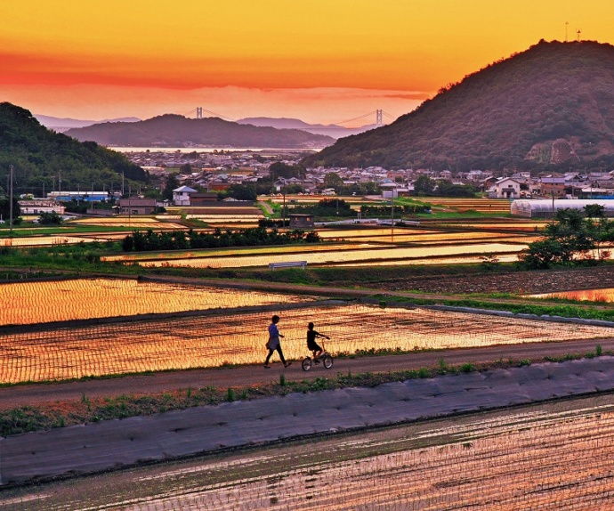 坂出市の夕刻風景