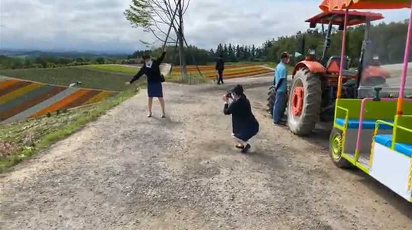 札幌観光バスの美瑛ツアーの撮影風景