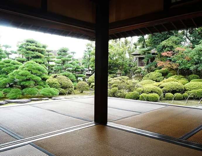 「野﨑家塩業歴史館（旧野﨑家住宅）」敷地内の表書院庭園