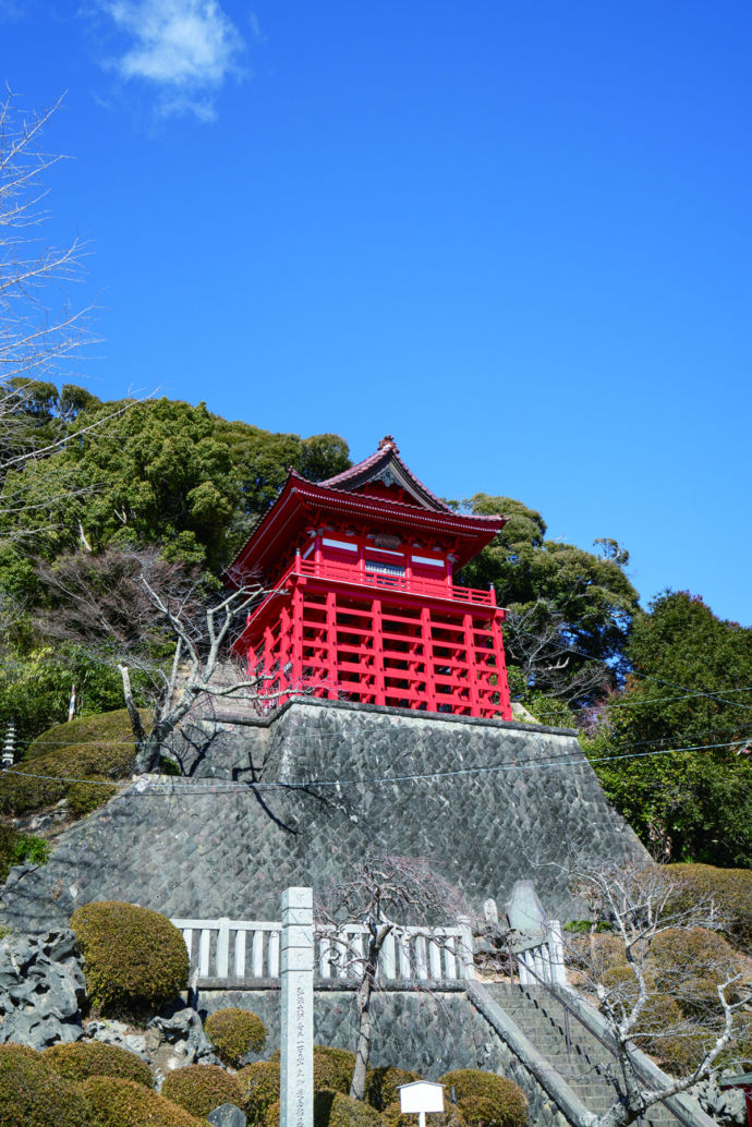 浪切不動院と石垣