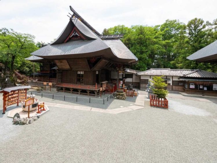 群馬県前橋市にある「産泰神社」境内