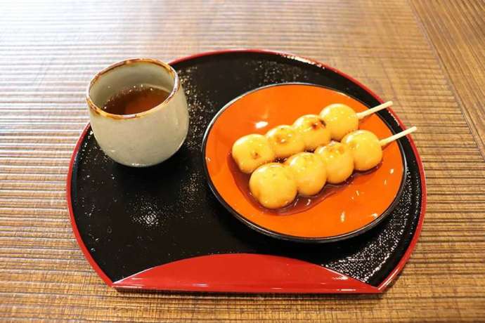 ささら屋立山本店の焼きたてだんご