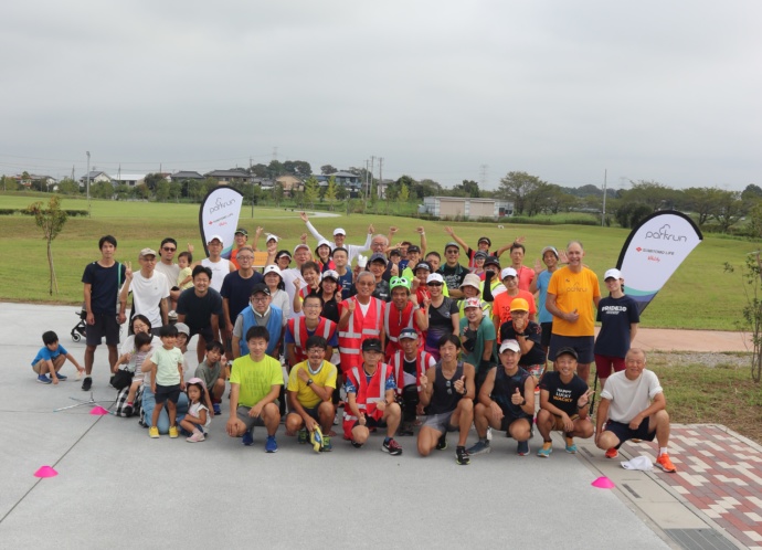 2号公園でのパークランに集った人々