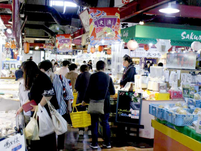 道の駅萩しーまーとの館内の様子