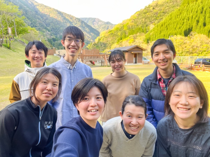 宮崎県椎葉村の地域おこし協力隊のメンバーの写真