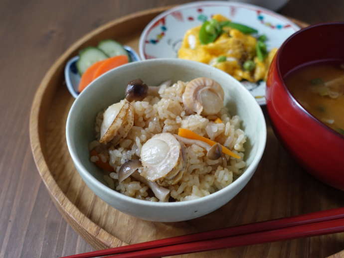 鹿部町のホタテで作った炊き込みご飯