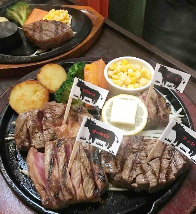 4種類の部位が楽しめる「肉盛りプレート」