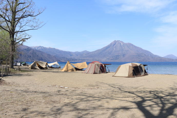 ちとせ美笛キャンプ場から見る周辺の支笏湖や山々