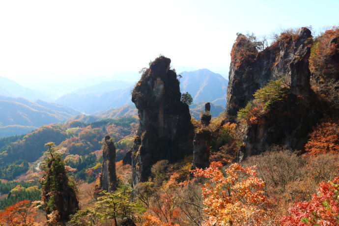 下仁田町の妙義山の秋の風景