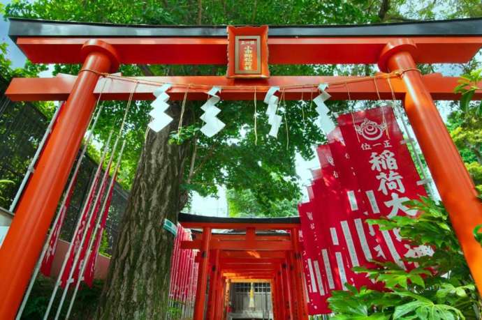 下神明天祖神社の朱色の鳥居