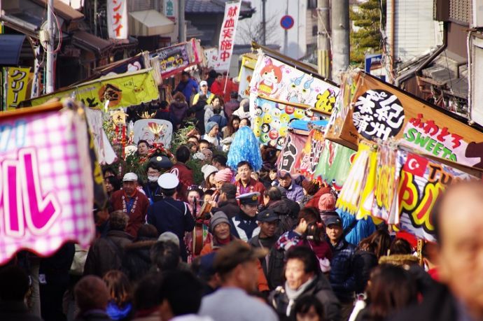 下市蛭子神社の初市の様子