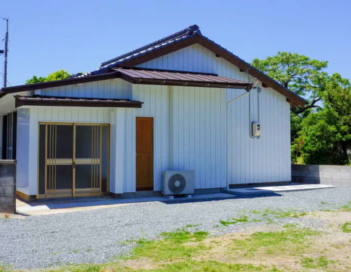 海辺にあるゲストハウス「ペンシオーネ」