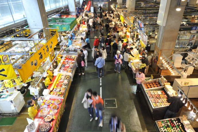 下関市にある唐戸市場の様子