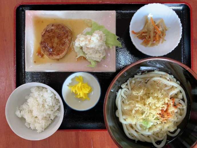 本場讃岐うどんあづま軒のうどん定食