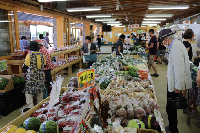 新篠津村の「しんしのつ産直市場」内観