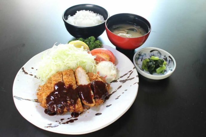 道の駅白沢のレストランで食べられるロースカツ定食